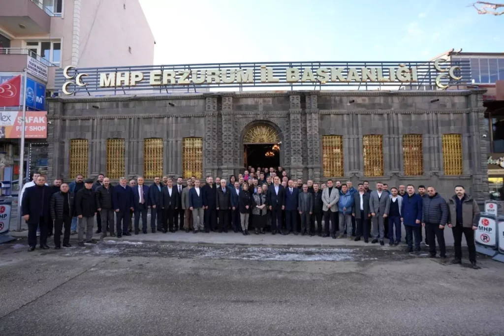 MHP Erzurum’da Sendikalarla Kahvaltı Düzenledi