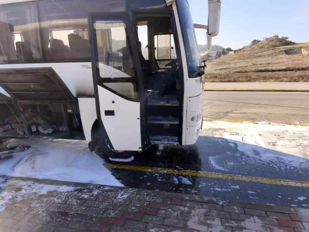 Denizli’de İşçi Servisi Yangınından Son Anda Kurtulma