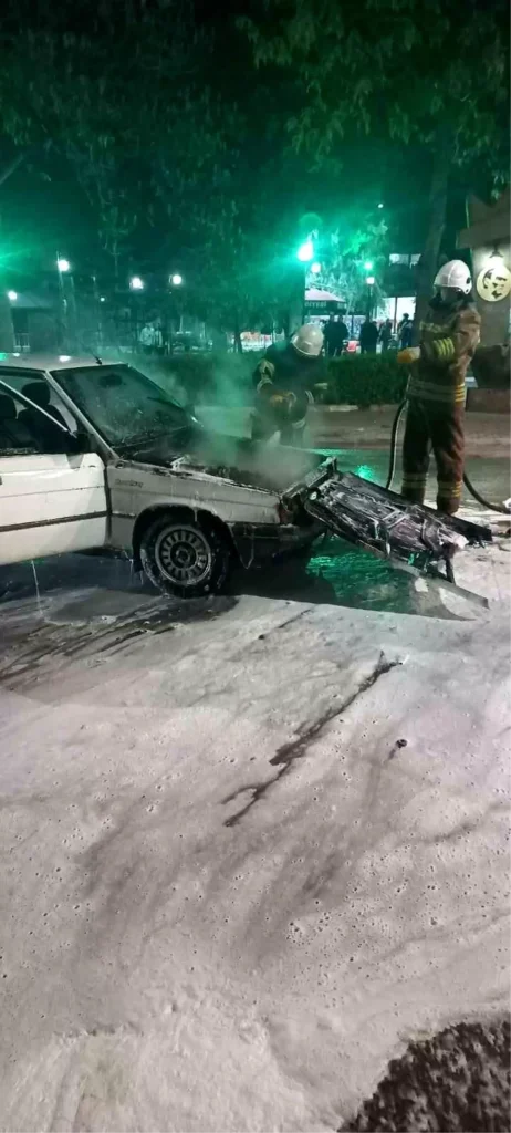 Hatay’da Seyir Halindeki Araç Alev Aldı: Erzin’de Şok Eden Yangın