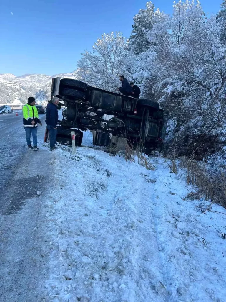 Siirt’te Kazalar: 4 Yaralı