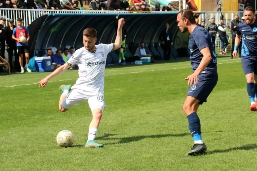 Silahlı Saldırıya Uğrayan Futbolcu Uğurcan Bekçi Hayatını Kaybetti