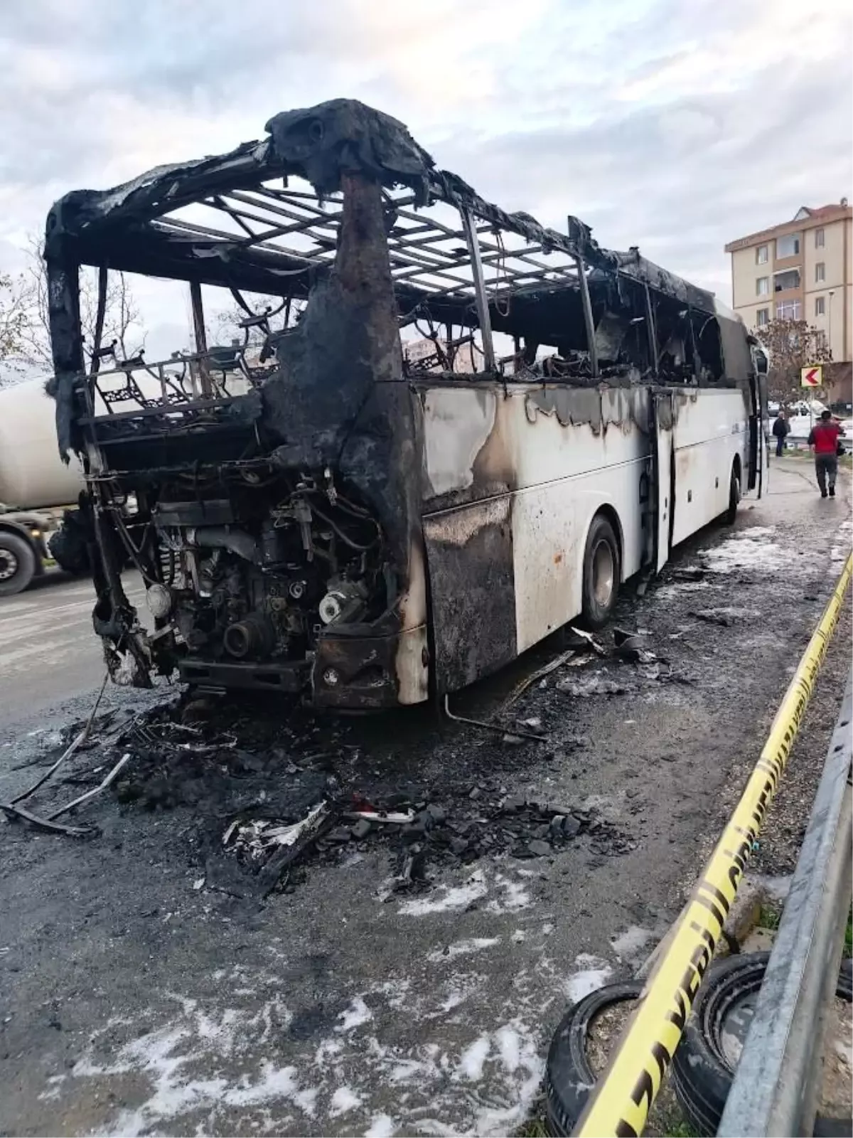 Silivri’de İşçi Servisinin Alevlere Teslim Olması Şehirde Panik Yarattı