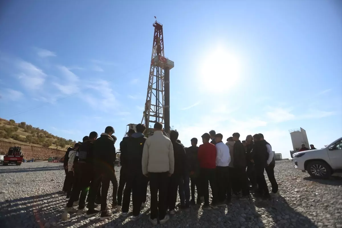 Silopi Öğrencileri Petrol Sondajı Dader-1’de Buluştu
