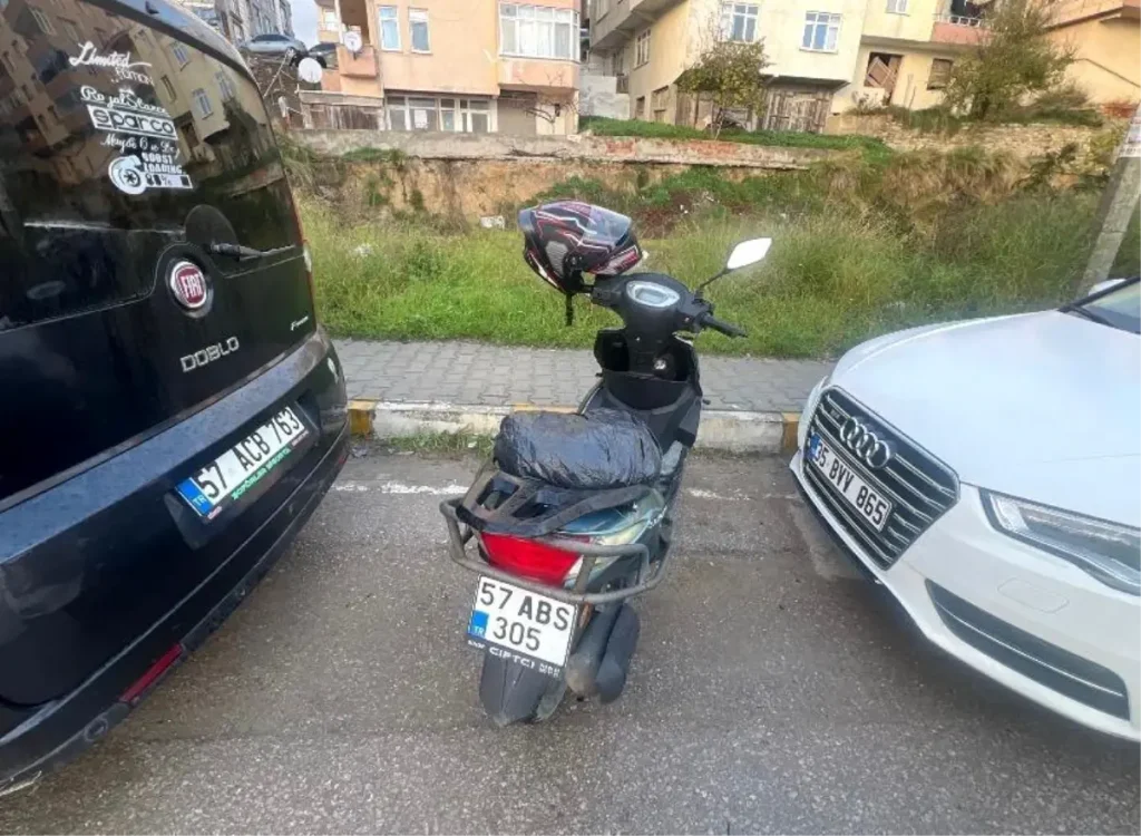 Sinop’ta Motosiklet Devrildi, Sürücü Yaralandı