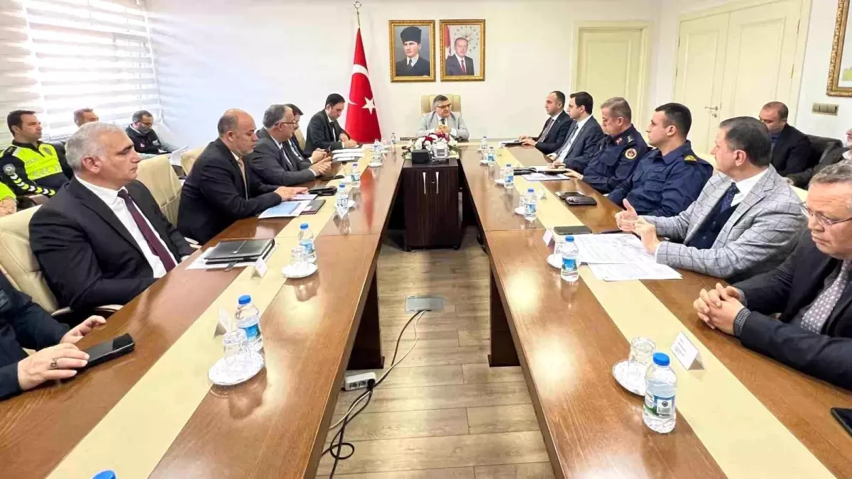 Sinop’ta Kış Trafik Tedbirleri Toplantısı: Kar ve Buzla Mücadele İçin Yeni Önlemler Belirlendi