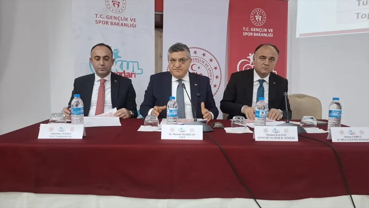 Sinop’ta Beden Eğitimi Toplantısı: Vali Özarslan’dan Spor ve Eğitim Vurgusu