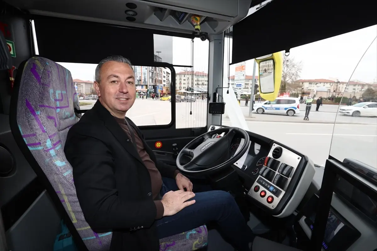 Sivas’ta 4 Yeni Uzun Halk Otobüsü Şehrin Sokaklarını Dönüştürüyor