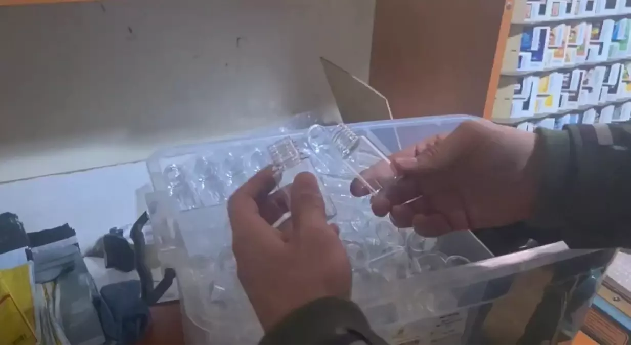 Sivas’ta Kaçak Tütün İmalathanesine Dev Operasyon: 1 Ton Elektronik Sigara Likiti Ele Geçirildi