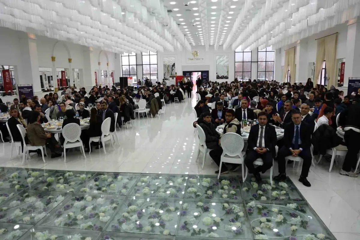 Sivas’ta Öğrenci-İş İnsanı Buluşmasıyla Geleceğin Meslekleri Şekillendi