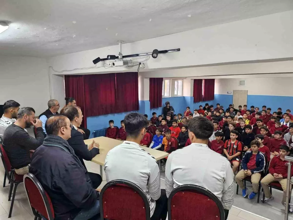 Söke 1970 SK’dan Okul Ziyareti: Futbolcular Gençlerle Buluştu