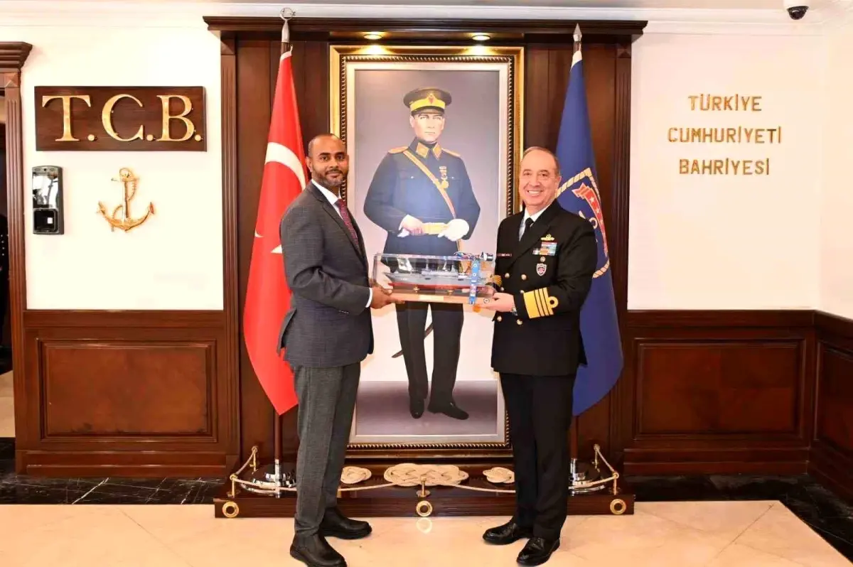 Somali Bakanı Tatlıoğlu’nu Ziyaret Etti