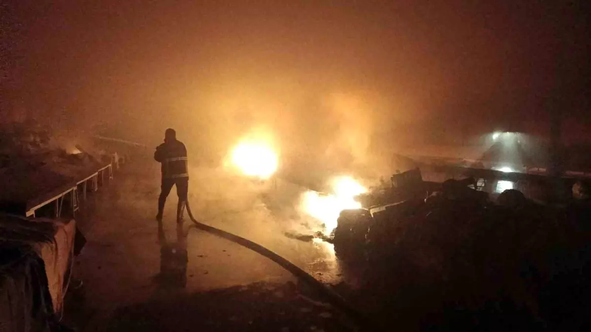 Sorgun’da Semt Pazarında Çıkan Şok Yangın: İtfaiye Ekipleri Hızlı Müdahale Etti