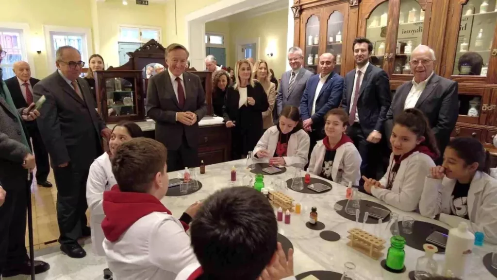 Eczacıbaşı Yenilikçi Öğrenme Merkezi İzmir’de Açıldı