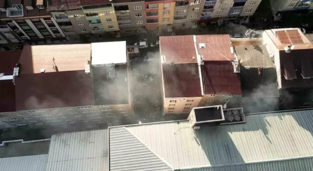 Sultangazi’de Tekstil Atölyesinde Çıkan Yangın Panik Yarattı