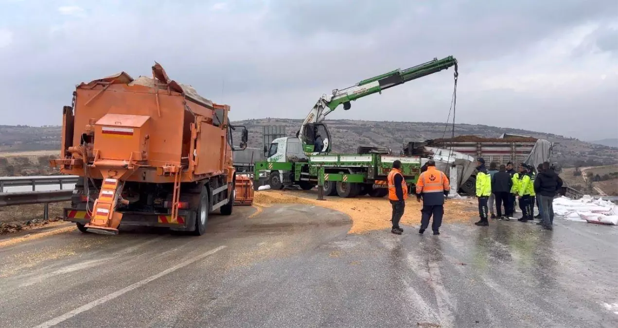 TAG Otoyolu’nda Tır Yangını: Yol Tekrar Açıldı