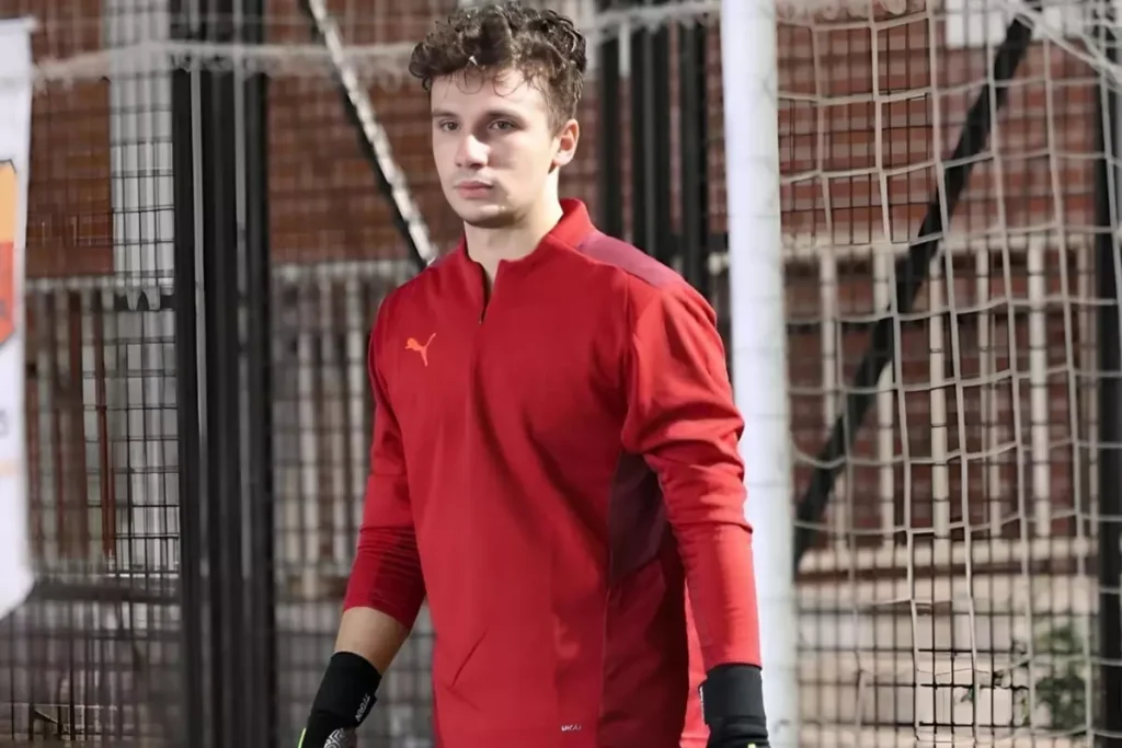 Takımsız Kaldı, Yeni İşini Halı Sahada Buldu – İzmirli Girişimcinin Kaleci Modeli