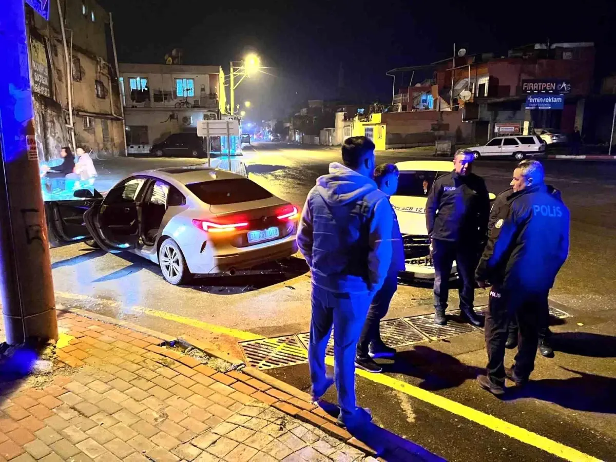 Tarsus’ta Trafik Kazası: 2 Yaralı