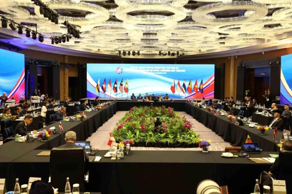 Tayland ve Kamboçya’da Ateşkes Şartları ve Bölgesel Gerilim: ASEAN’dan Kritik Uyarı