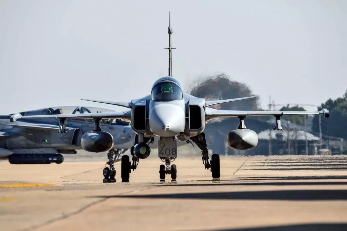 Tayland Ordusu Kamboçya’ya Hava Saldırısı Düzenledi