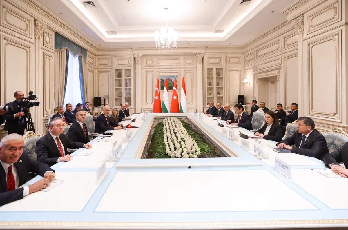Kurtulmuş’tan Tacikistan Ziyareti: TBMM Başkanı’nın Tarihi Görüşmesi