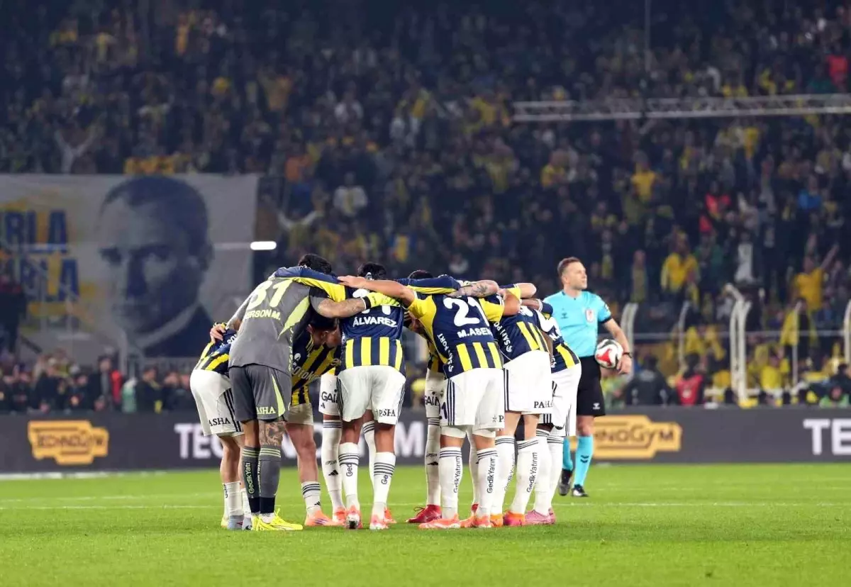 Fenerbahçe Derbide 3 Değişiklikle Sahaya Çıktı – Tedesco’nun Stratejik Hamlesi