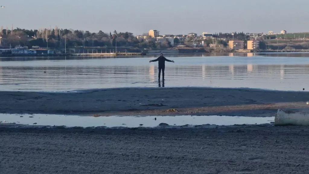 Tekirdağ’da Deniz 20 Metre Çekildi: Kıyıdan Aniden Uzaklaştı