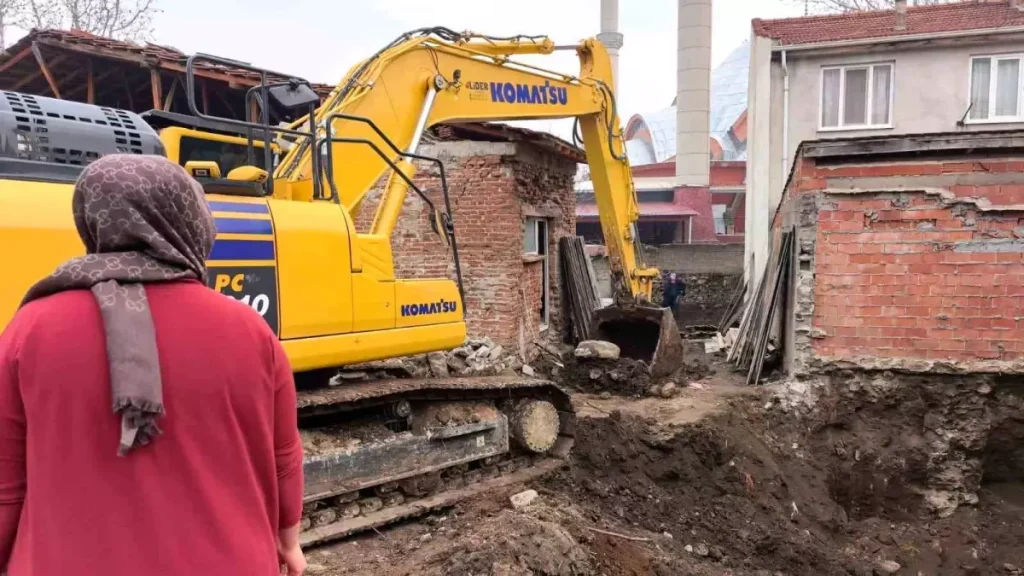 İnegöl’de İnşaat Kazısında Çıkan Tarihi Mezarlara Şok Keşif!