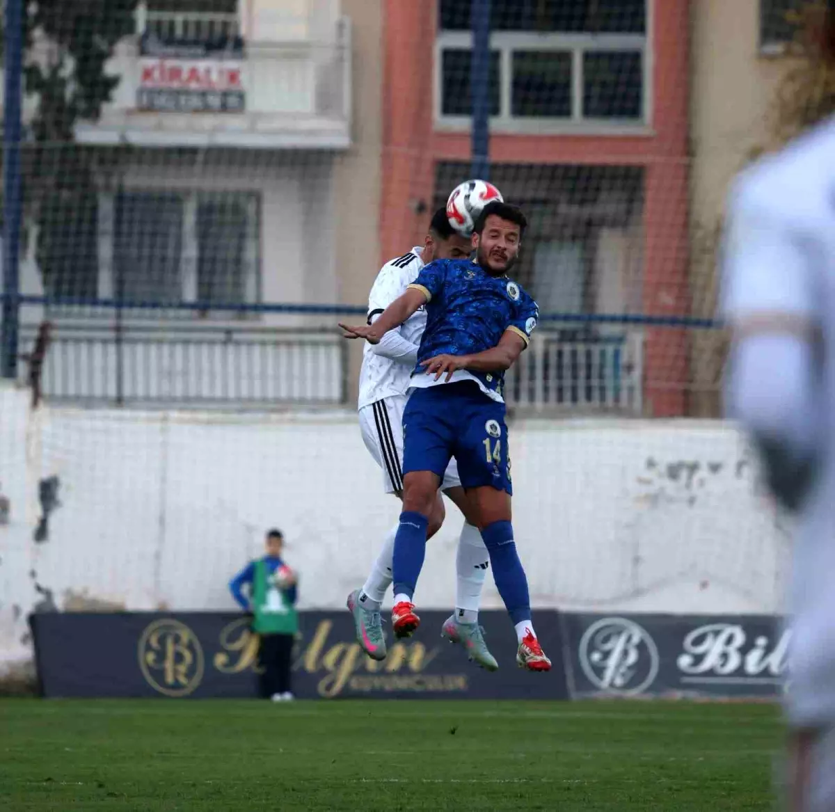 Menemen FK, Aliağa FK’yı 2-1 Yendi