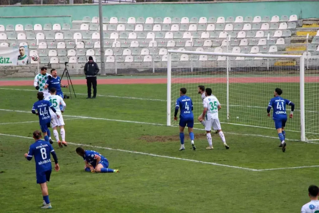 Amasyaspor, Pazarspor’u 2-1 Mağlup Etti