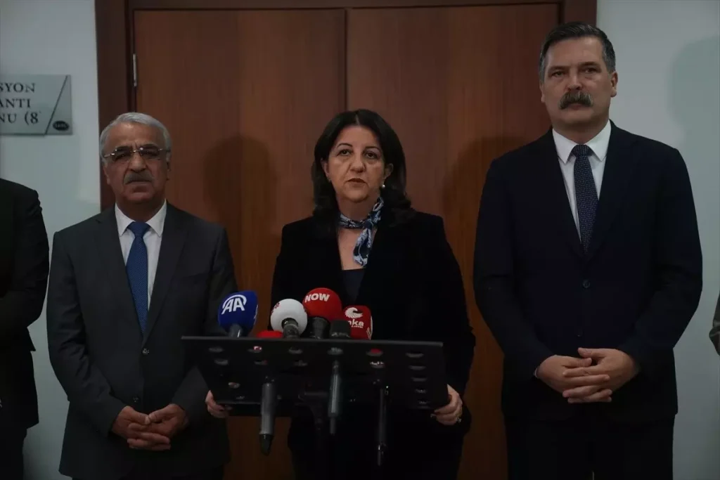 TİP ve DEM Parti’den Barış Üzerine Görüşme