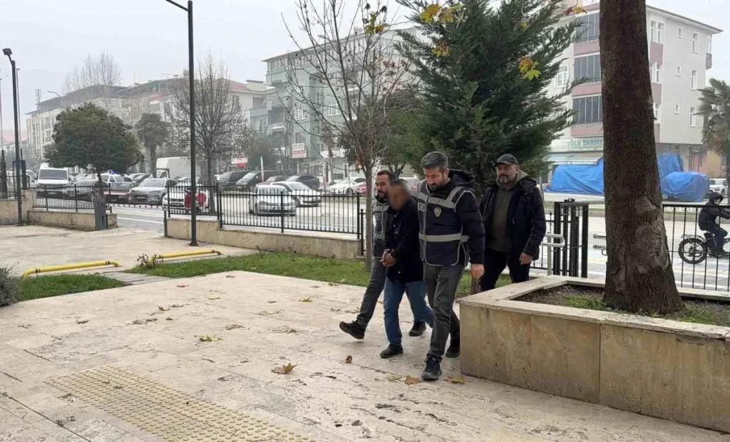 Tokat’ta Silahlı Ölüm: Motokurye Arkadaşını Vurdu, Zanlı Adliyeye Sevk Edildi