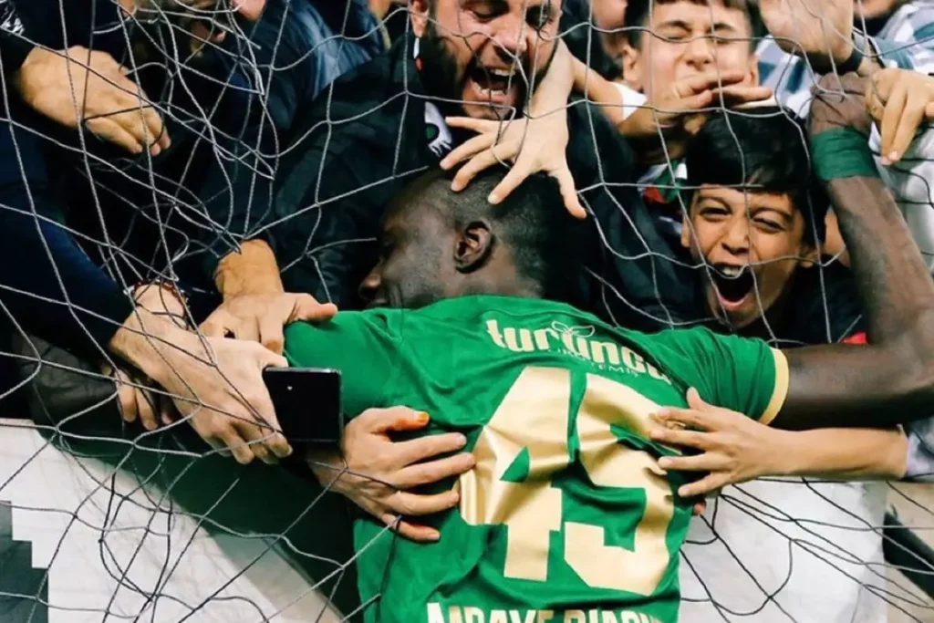 Trendyol 1. Lig’de Yarı Sezon Bitti: Amedspor Liderliğe Oynadı, Süper Lig Hayalleri Büyüyor!