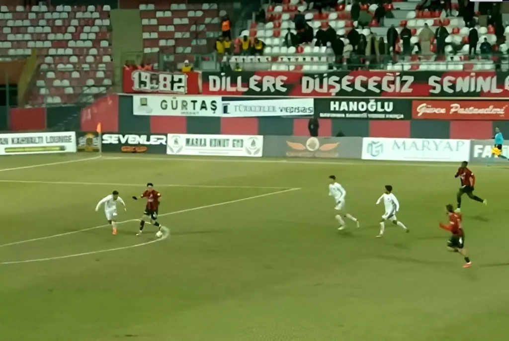 Vanspor FK, Atakaş Hatayspor’u 4-0 Mağlup Etti – Trendyol 1. Lig’de Büyük Galibiyet