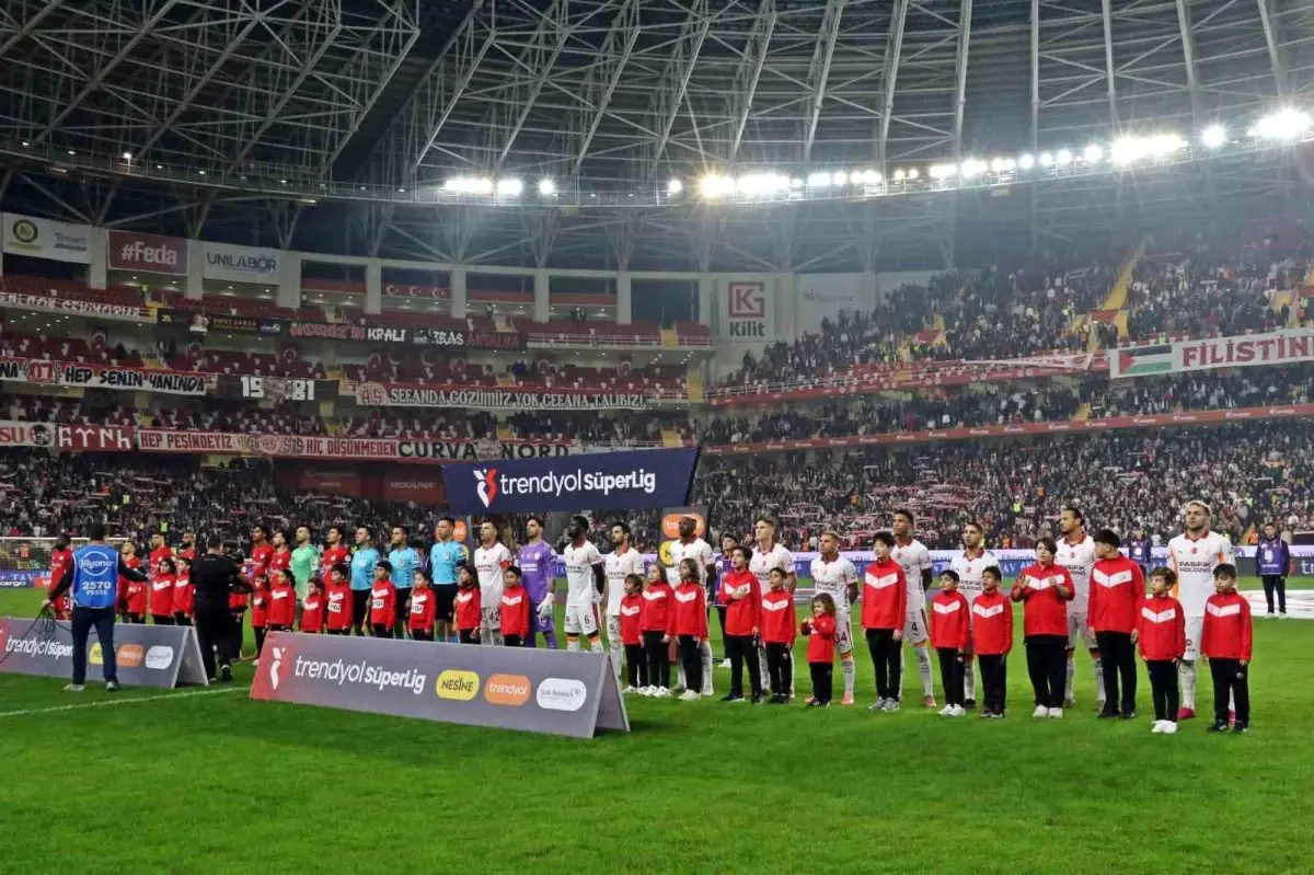 Antalyaspor – Galatasaray Maçında İlk Dakikalar