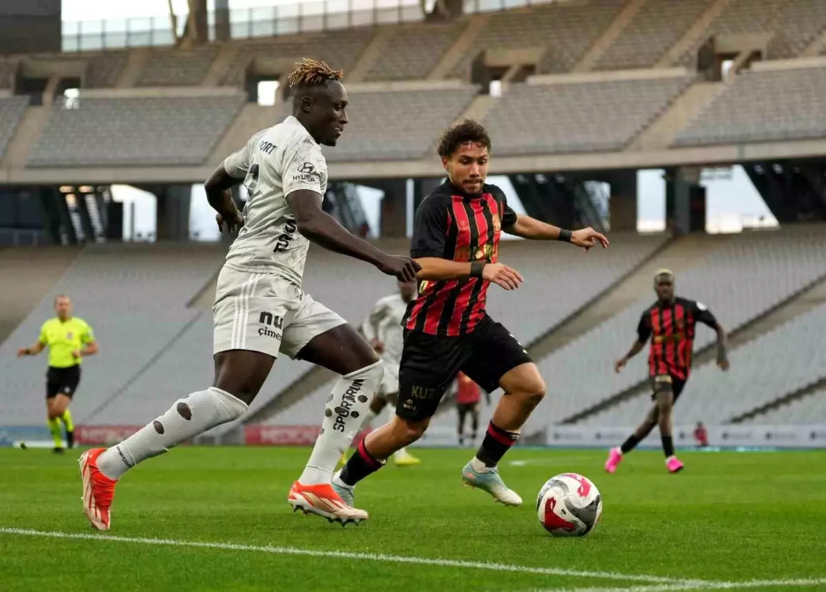 Karagümrük ve Kocaelispor’un Çekişmeli 16. Hafta Maçı Atatürk Olimpiyat Stadyumu’nda Başladı!