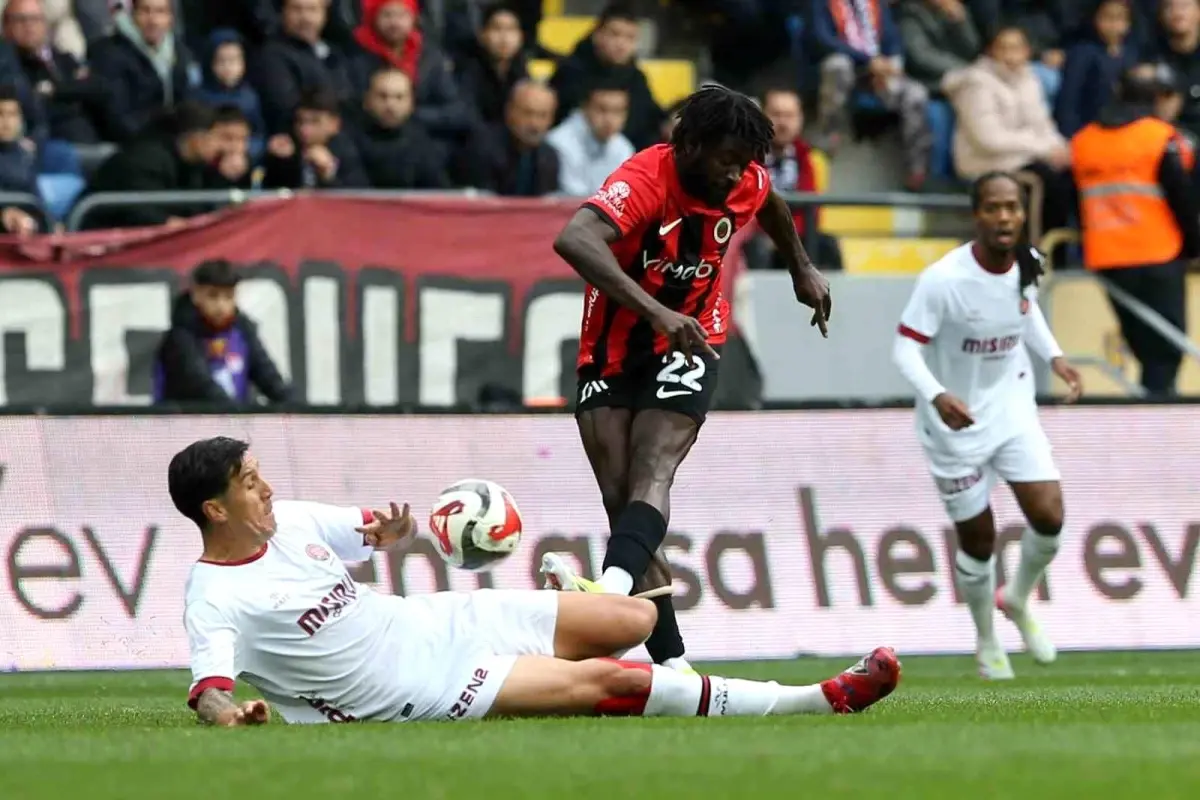 Gençlerbirliği 1-0 Önde