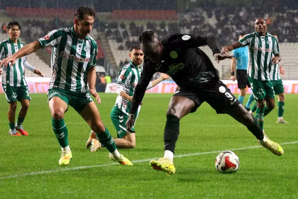 Konyaspor ve Çaykur Rizespor 1-1 Berabere