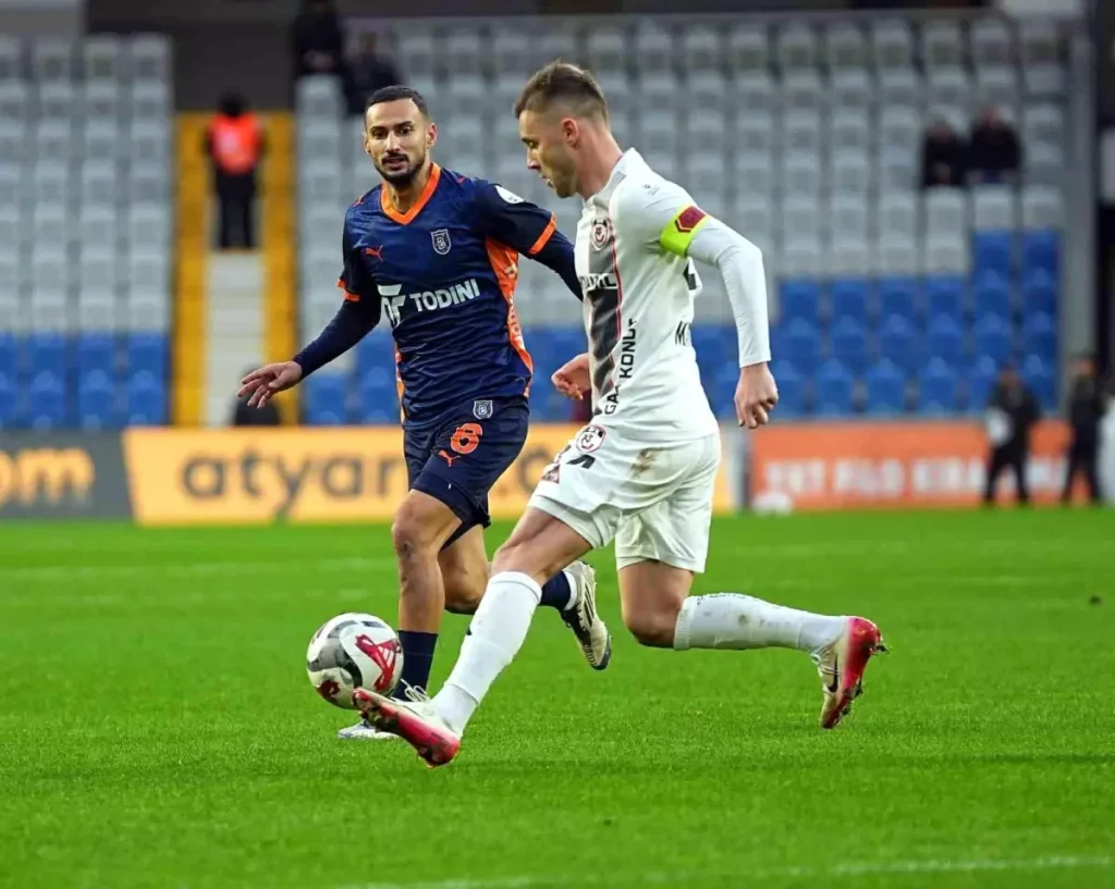 Başakşehir – Gaziantep FK Maçı Golsüz Başladı
