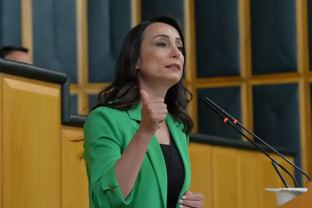 Tülay Hatimoğulları: Kürtler Kamusal Alanda Kürtçe Kur’an Okuyabilmeli