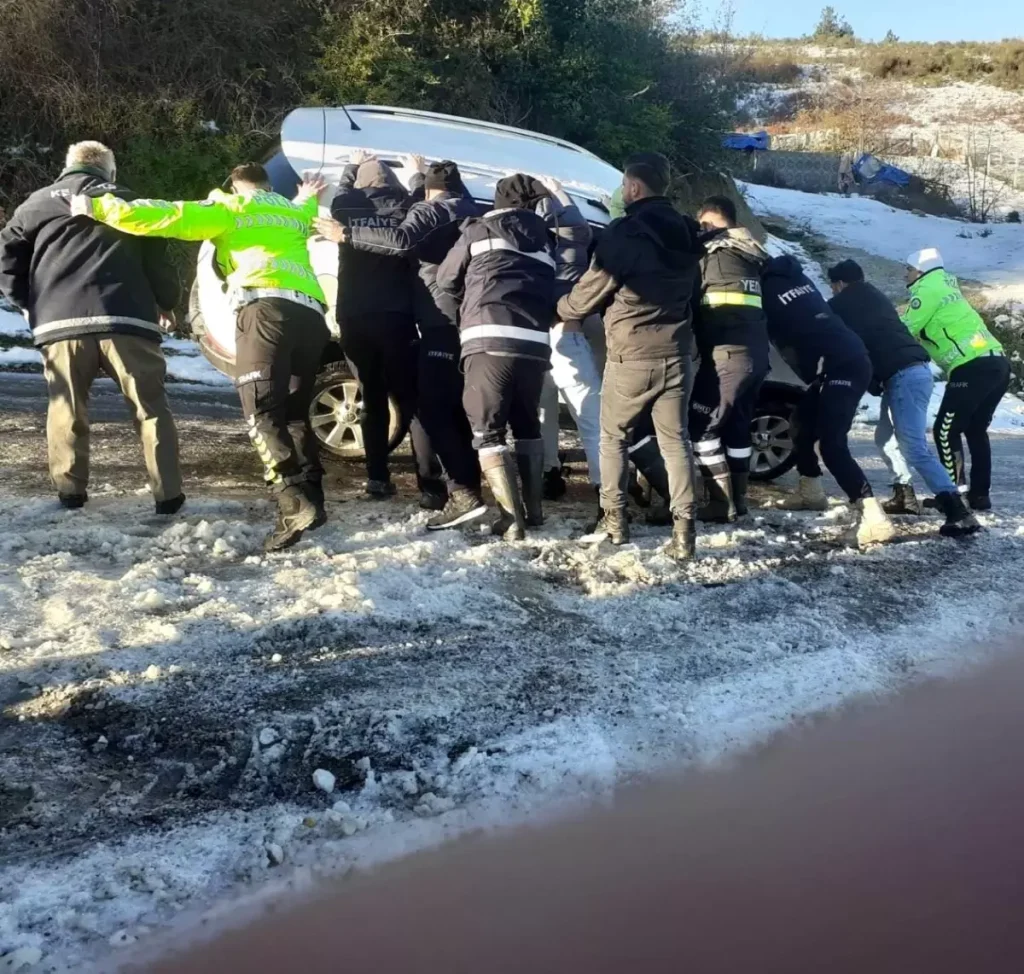 Sinop’ta Buzlanma Trafik Kazasına Neden Oldu