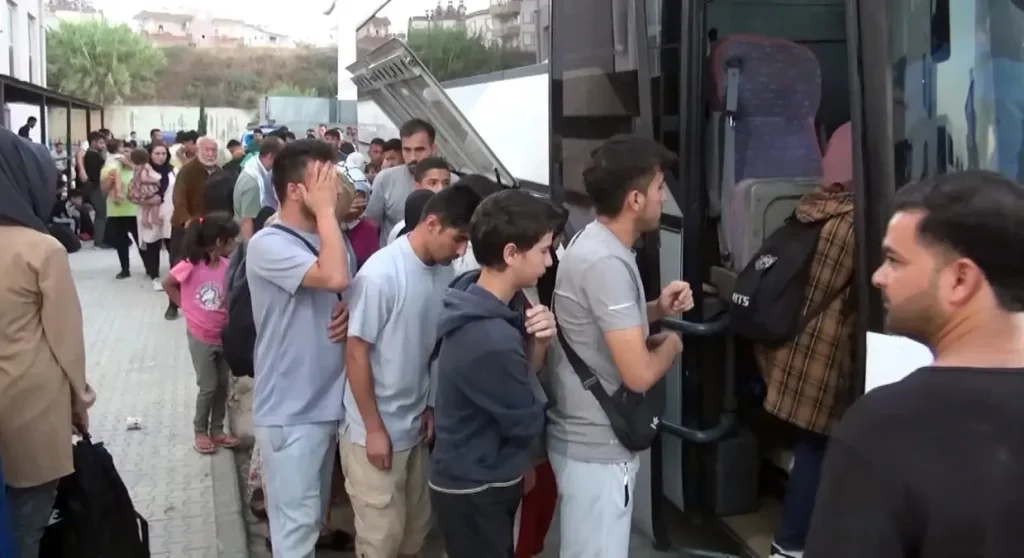 Türkiye’de Düzensiz Göçmen Sayısı 152 Bine Yaklaştı