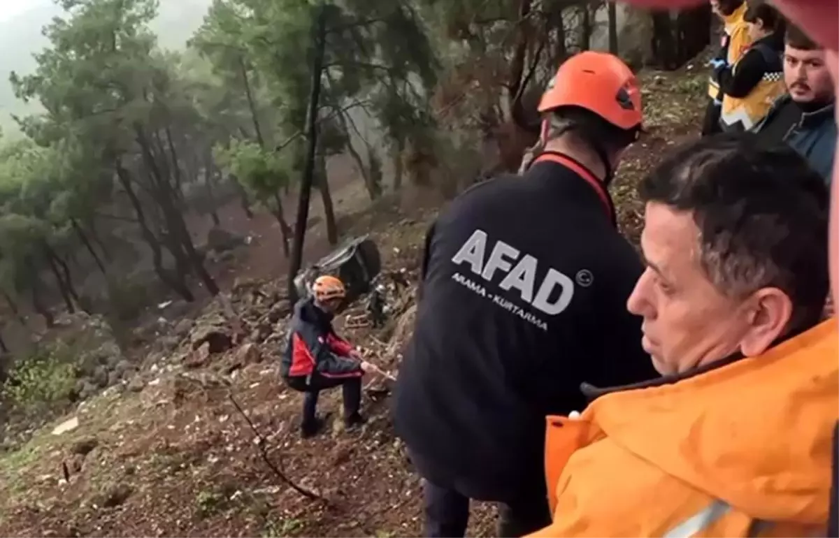 Antalya’da Uçurumdan Sürücü Kurtarıldı: AFAD ve İtfaiye Ekiplerinin Kahraman Operasyonu