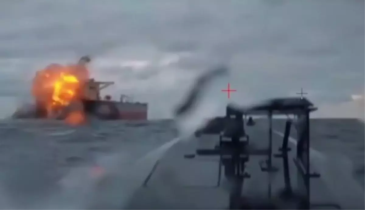 Ukrayna’dan Rus Tankerine İnsansız Saldırı: Karadeniz’de Patlama ve Büyük Hasar