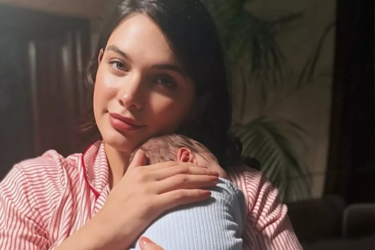 Beste Kökdemir, Oğlu Kai ile İlk Anlarını Paylaştı: Kalp Dolu Fotoğraf Sosyal Medyada Rekor Kırdı!