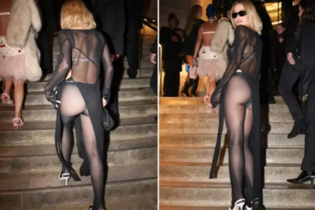 Ünlü şarkıcı giydiği şeffaf elbisesi ile Paris’i salladı