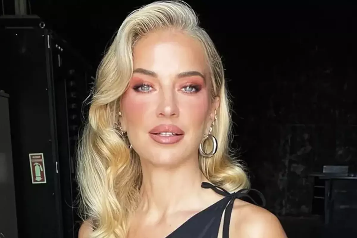 Ünlü Sunucu Burcu Esmersiv’dan Şaşırtıcı İtiraf: 6 Yıldır Emekliyim