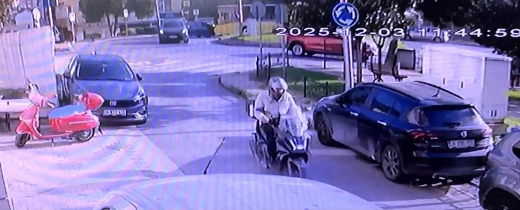 İETT Otobüsü Börekçiye Daldı