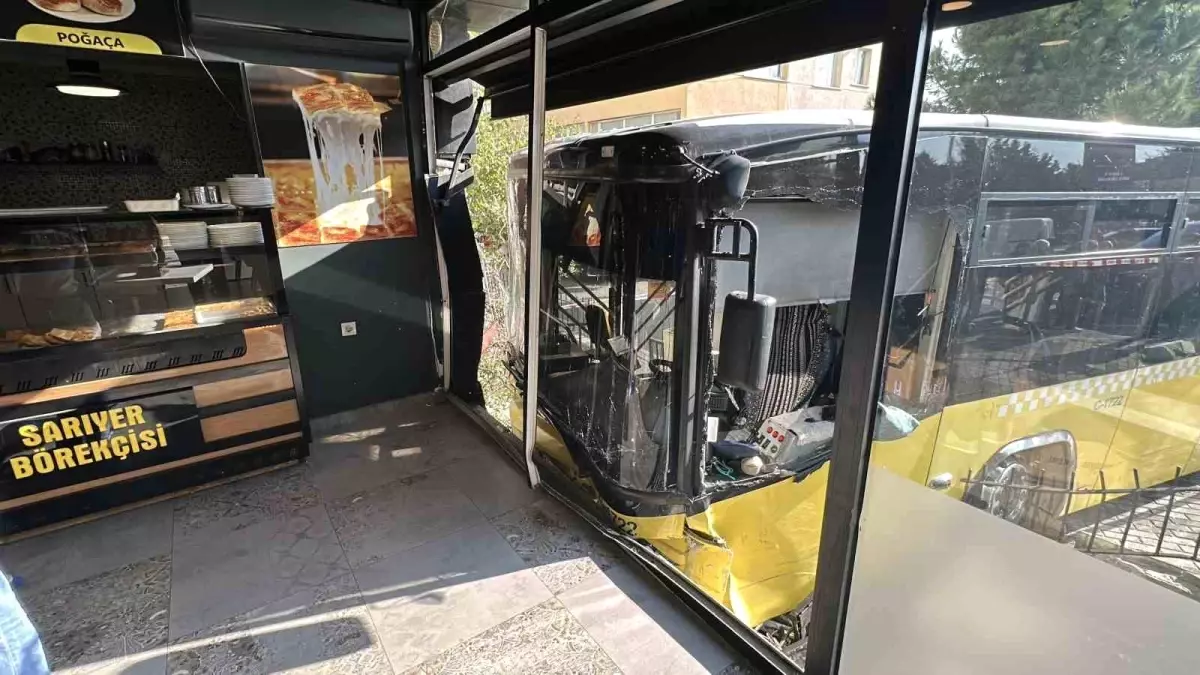 Üsküdar’da İETT otobüsü börekçiye daldı: 4 yaralı