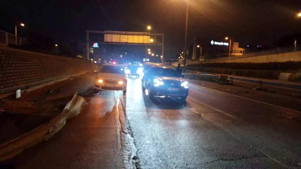 Üsküdar’da Trafik Kazası: Sürücü Ağır Yaralandı, Yol Trafiğe Açıldı