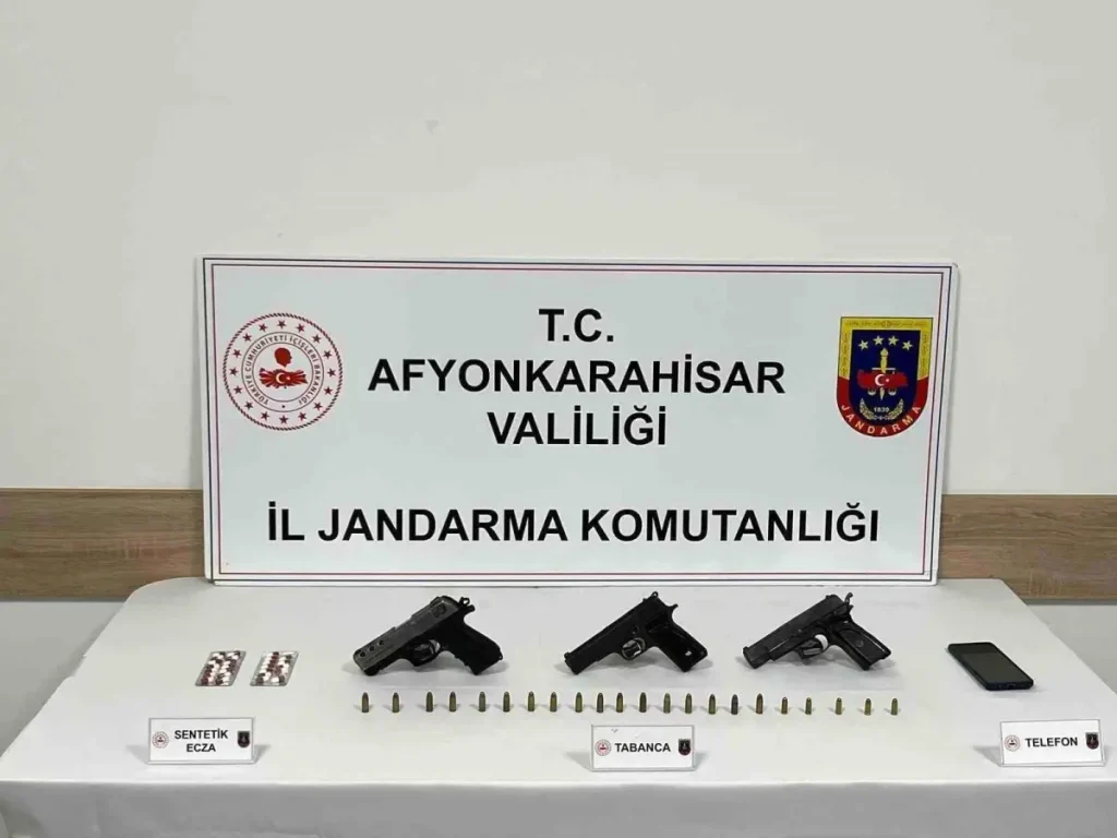 Afyonkarahisar’da Uyuşturucu ve Silah Operasyonu